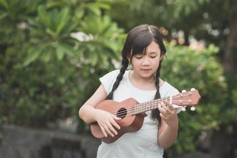 Best Ukulele for Kids: Complete Shopping Guide (2023)