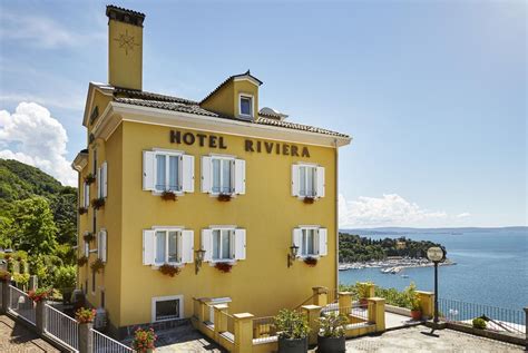 Situato sulla costa di Trieste, a soli 800 metri dal Castello di Miramare e dalla Baia di ...