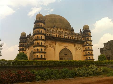 Ramesh Ekambaram: Travel: Bijapur - Tanga ride through historical ...