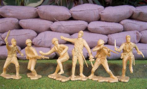 WWII Plastic Toy Soldiers: Marx 54mm versions of 6" Toy Soldiers
