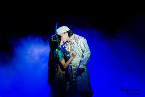 Jasmine and Aladdin Kiss | Sonny Kuo Photography