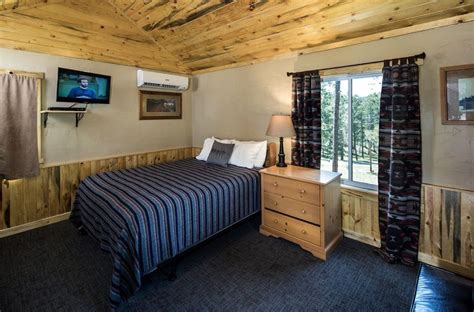 Sleeping Cabin - 1 Queen » Cabins » Accommodations » Legion Lake Lodge » Lodges & Cabins ...