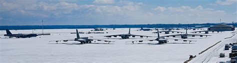 Snow covered B-52s at Barksdale Air Force Base in Louisiana. [5550x1498 ...