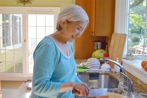 COOKING WITH GRANDMA - The Woks of Life