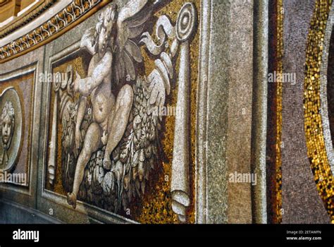 St. Peter's Basilica mosaics, Vatican City, Rome Stock Photo - Alamy