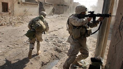 U.S. MARINES IN BATTLE OF FALLUJAH - URBAN COMBAT FOOTAGE | IRAQ WAR - YouTube