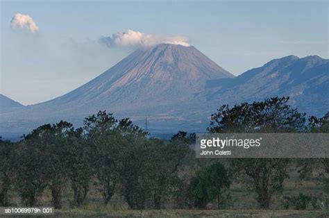 1,048 Volcanoes Of Nicaragua Stock Photos, High-Res Pictures, and ...