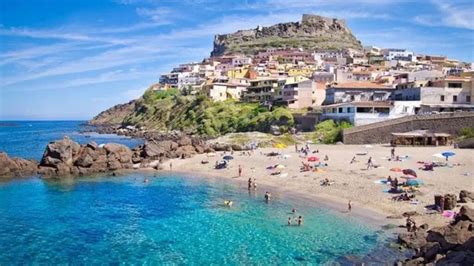 Una isla paradisíaca de Italia paga 15.000 euros por mudarse ahí ...