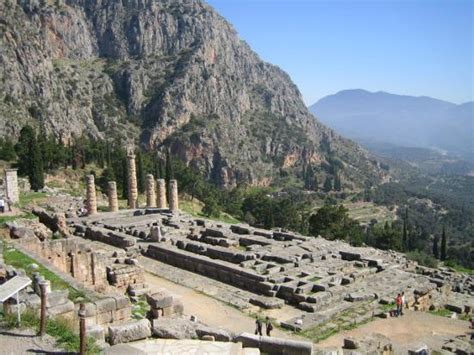 Delphi Historical Facts and Pictures | The History Hub