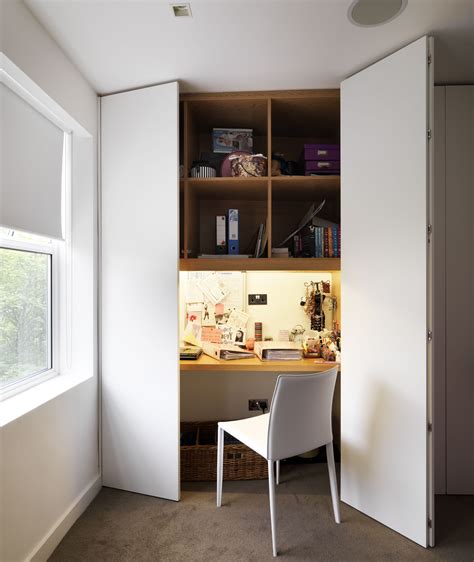 Hidden office | Bureau placard, Design de bureau à domicile, Construire un bureau