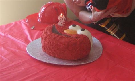 Elmo Birthday Cake - CakeCentral.com