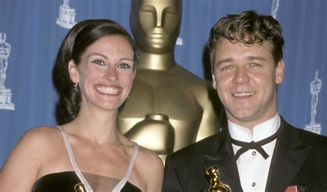 Russell Crowe Denies Julia Roberts Story Told By ‘My Best Friend’s Wedding’ Director | Julia ...