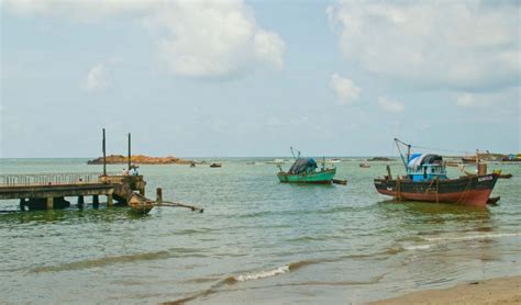 Visiting Beaches in Malvan & Other things to do in Malvan - My Simple ...