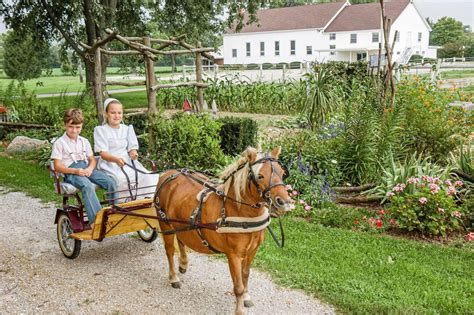 Amish Women Don’t Cut Their Hair (Reasons Why Revealed) – Amish Baskets