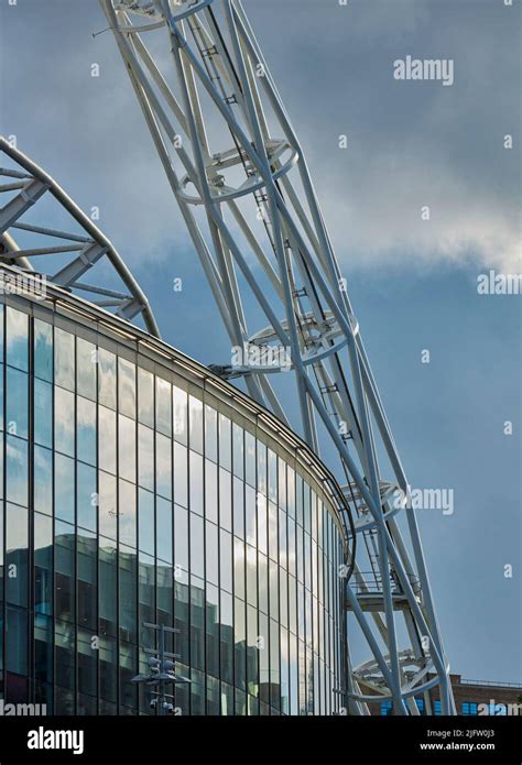 The Steel arch of Wembley stadium known as the 'Wembley arch' supports ...