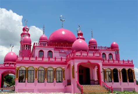 One for the ladies? The hot pink Mosque of Maguindanao province | PLN Media