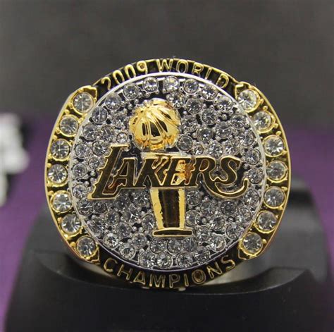 Los Angeles Lakers NBA Championship Ring (2009) - Premium Series ...