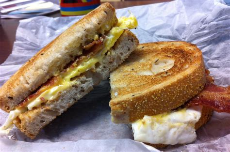 Wandering Chopsticks DC: Loeb's New York Deli Breakfast Sandwich