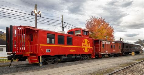 Great Smoky Mountains Railroad: What Makes This The Most Scenic Fall ...