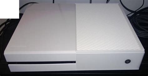 Xbox One White Dev Console Shown Off: White Is The New Black - SlashGear