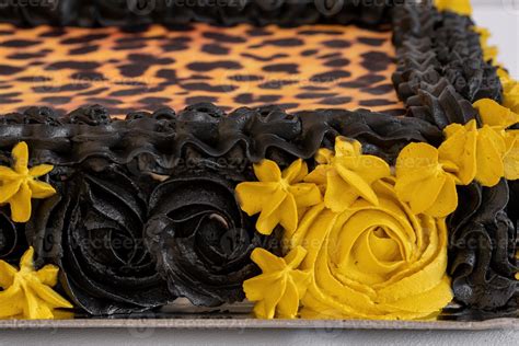 cake with leopard print 3752031 Stock Photo at Vecteezy