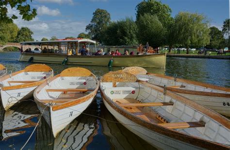 Stratford-upon-Avon. River Cruise & Rowing Boats Editorial Stock Image - Image of summer, boats ...