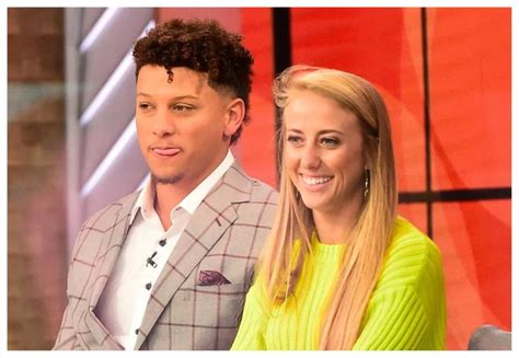 Brittany Mahomes Engagement Ring: How big is Brittany's engagement ring ...