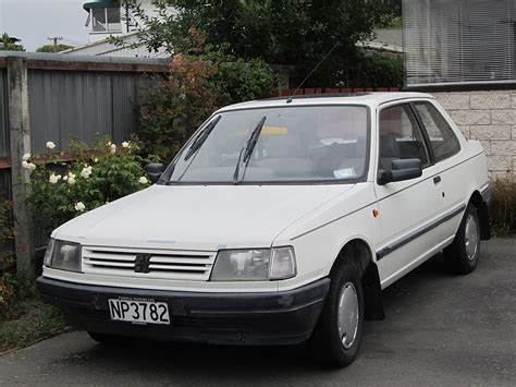 Peugeot 309 I 1985 - 1989 Hatchback 5 door :: OUTSTANDING CARS