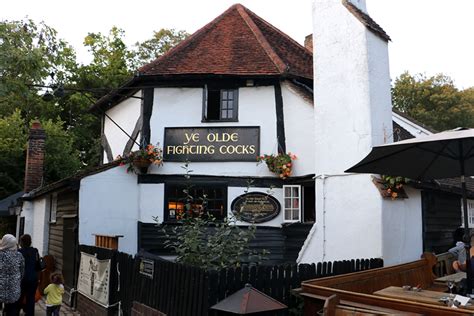 ye-olde-fighting-cocks-oldest-pub-st-albans - The Family Holiday Guide