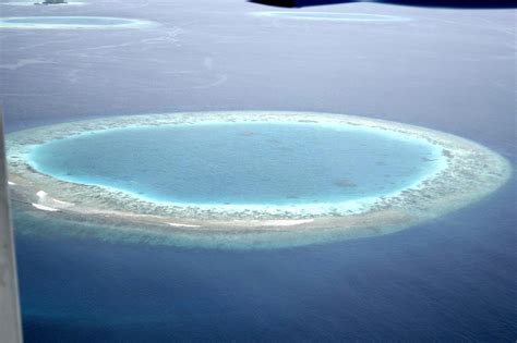 File:Maldives small island.jpg - Wikipedia