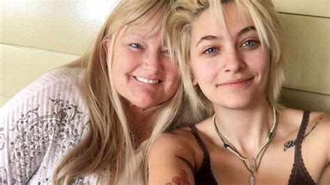 Paris Jackson All Smiles With Mom Debbie Rowe Following Chemotherapy Treatments - YouTube