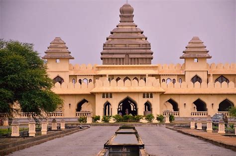 Monuments of Hampi and Other Places to visit in Hampi