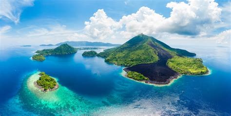 Premium Photo | Aerial view banda islands moluccas archipelago indonesia