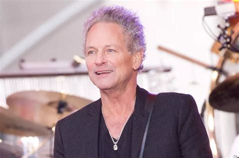 Lindsey Buckingham 2024: Wife, net worth, tattoos, smoking & body facts ...