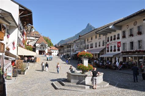 The F-Stops Here...: Gruyères: The Town