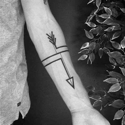 black geometric arrow tattoo #Maoritattoos | Arm tattoos for guys ...