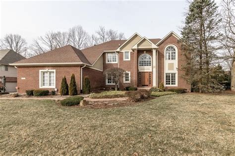 9733 Reston Ln, McCordsville, IN 46055 - See Est. Value, Schools & More