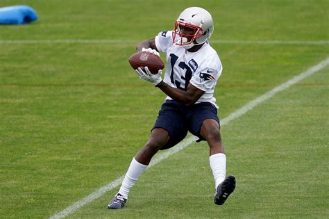 Patriots’ Nelson Agholor using flashcards to learn multiple positions in complex offense ...