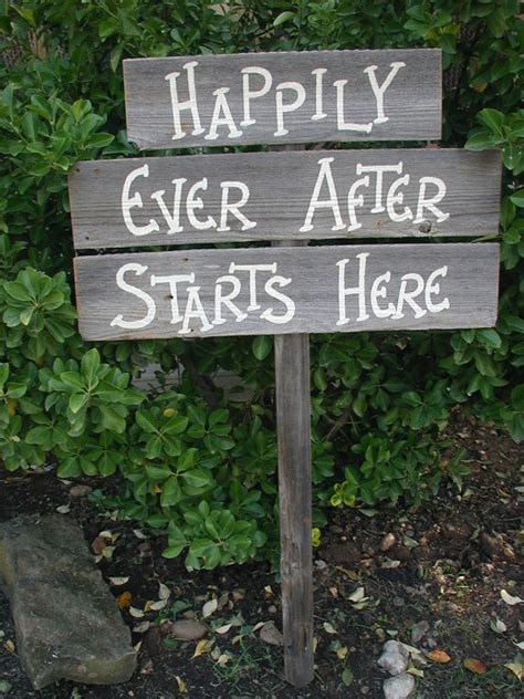 10 Best DIY Wedding Signs | WeddingMix