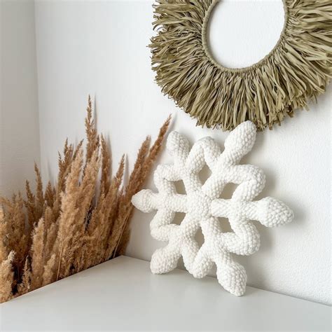 Creative Snowflake Pillow Patterns By Aleksandra Maka - KnitHacker