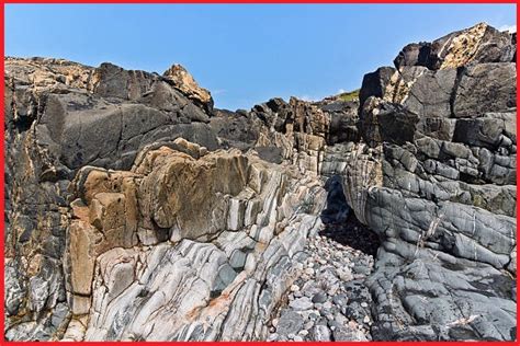 The Lewisian Gneiss- One of the Oldest Gneiss rocks in Scotland ...