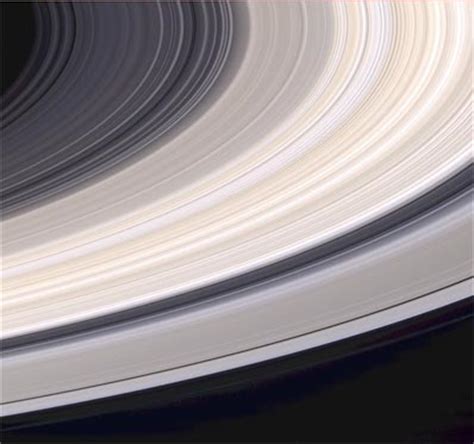 Spaceflight Now | Cassini | Stunning true-color picture of Saturn's rings