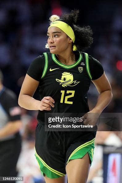 Oregon Ducks guard Te-Hina Paopao during a women's basketball game ...