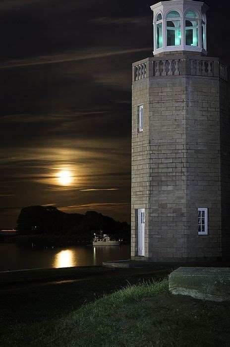 Avery Point Lighthouse | Groton | Connecticut | Photo By Billy Bateman | Lighthouses usa ...