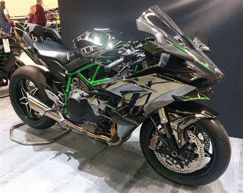 Good beginner motorcycle? 2023 Kawasaki Ninja H2 : r/motorcycle