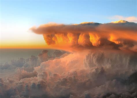 PICTURE THIS !!!: INCREDIBLE THUNDERSTORM! airplane photos, travel pics, karl novak blog