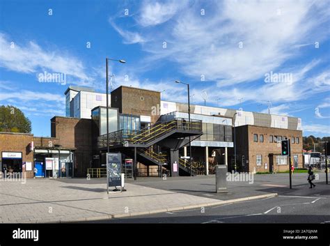 Railway station building, Luton, Bedfordshire, England, UK Stock Photo - Alamy