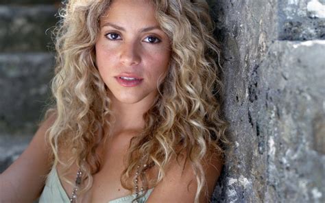 Shakira Full HD Wallpaper and Background Image | 1920x1200 | ID:363477