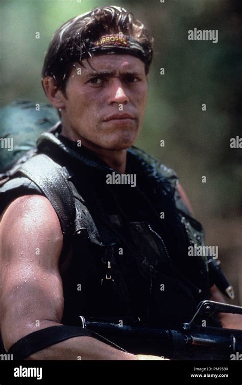 Willem dafoe platoon hi-res stock photography and images - Alamy