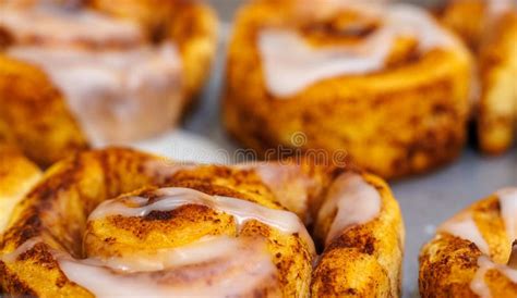 Close Up of Cinnamon Bun with with Frosting Glaze Stock Image - Image of pastry, frosting: 274571011